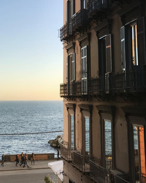 Bed No Breakfast Ak Hotel Napoli Bagian luar foto