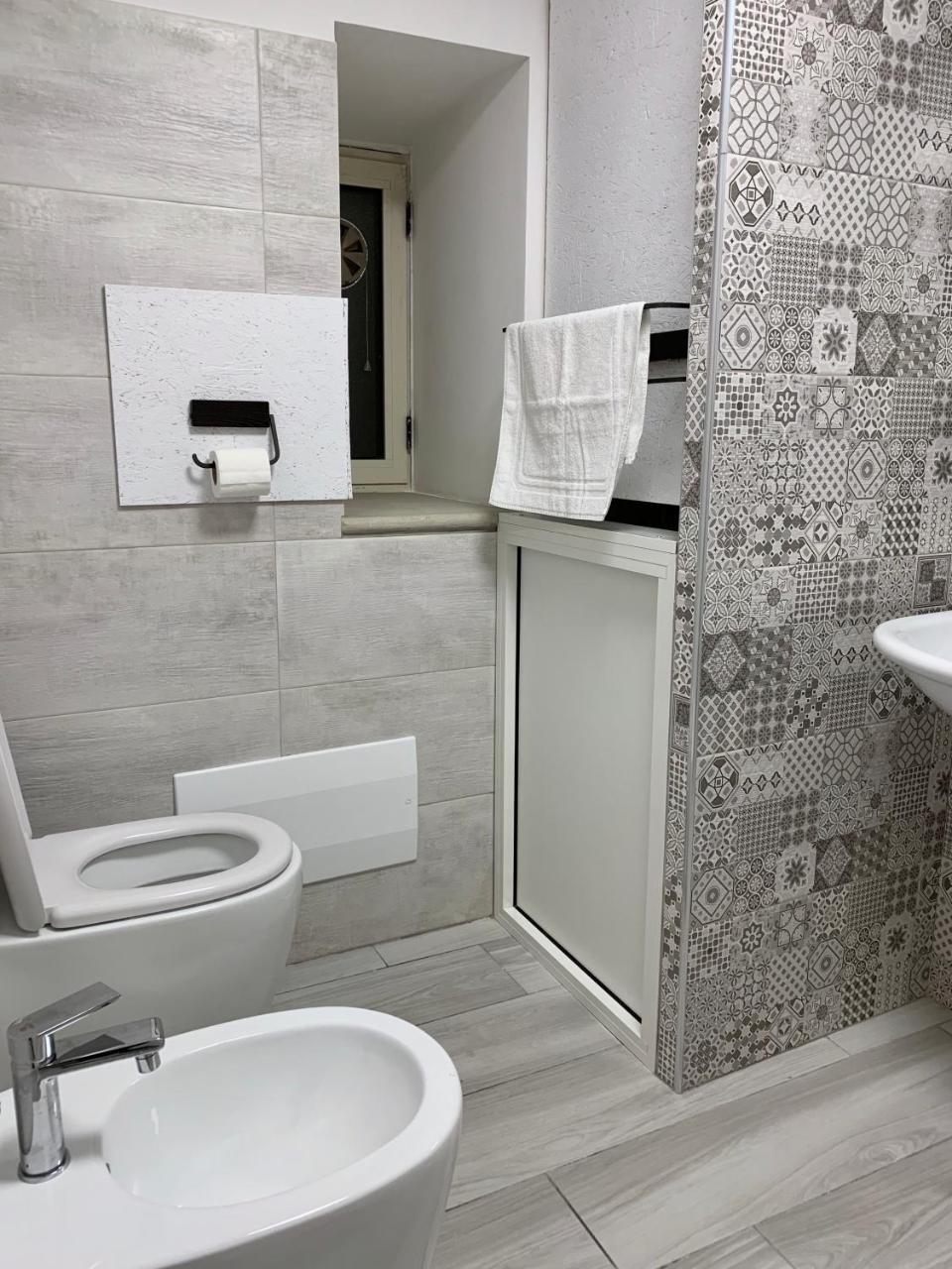 Bed No Breakfast Ak Hotel Napoli Bagian luar foto