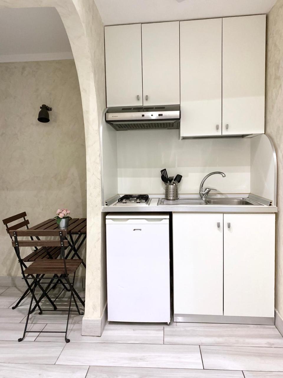 Bed No Breakfast Ak Hotel Napoli Bagian luar foto