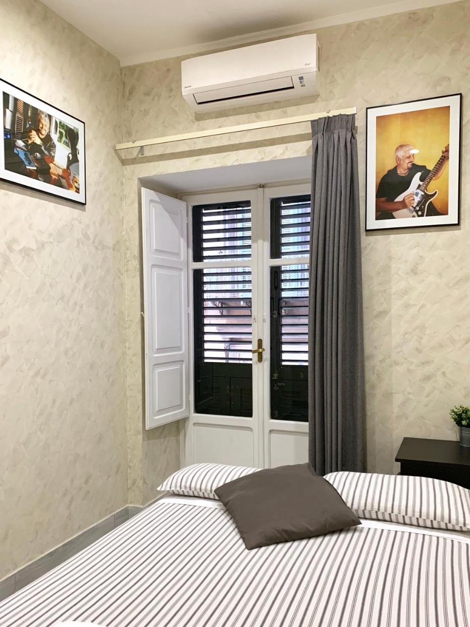 Bed No Breakfast Ak Hotel Napoli Bagian luar foto