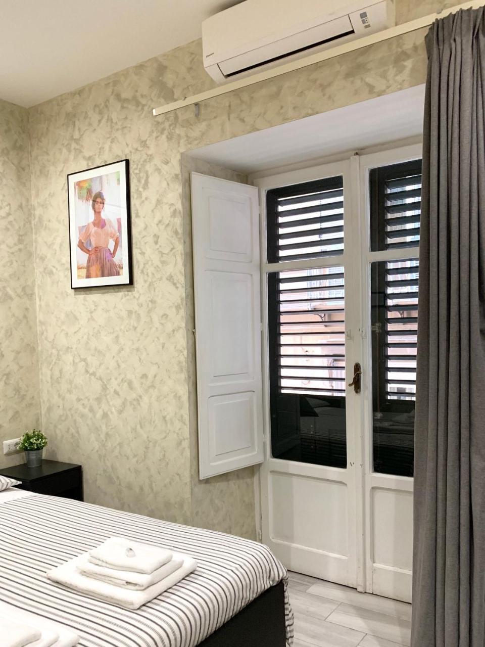 Bed No Breakfast Ak Hotel Napoli Bagian luar foto