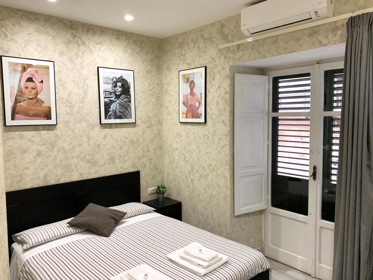 Bed No Breakfast Ak Hotel Napoli Bagian luar foto
