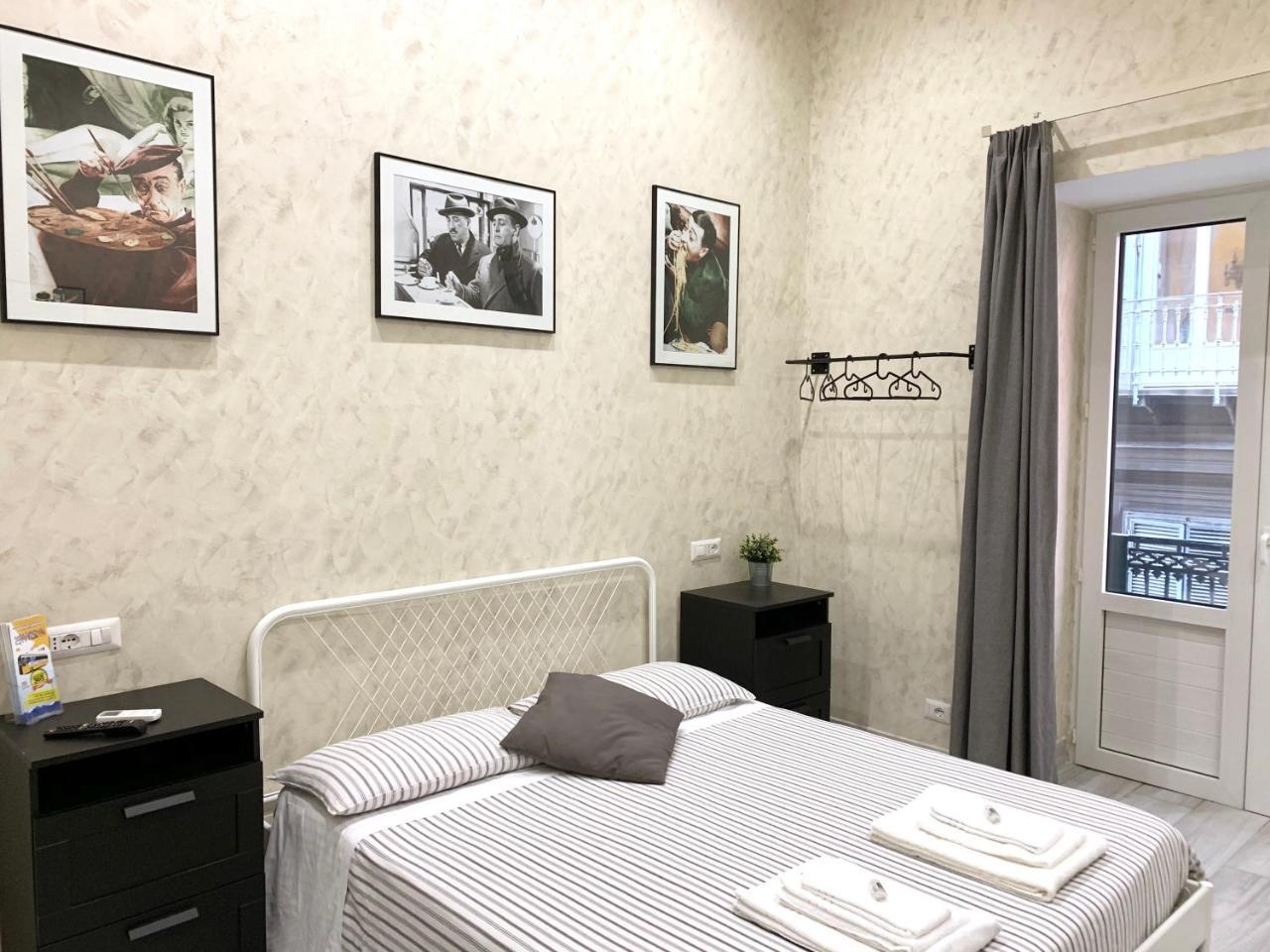 Bed No Breakfast Ak Hotel Napoli Bagian luar foto