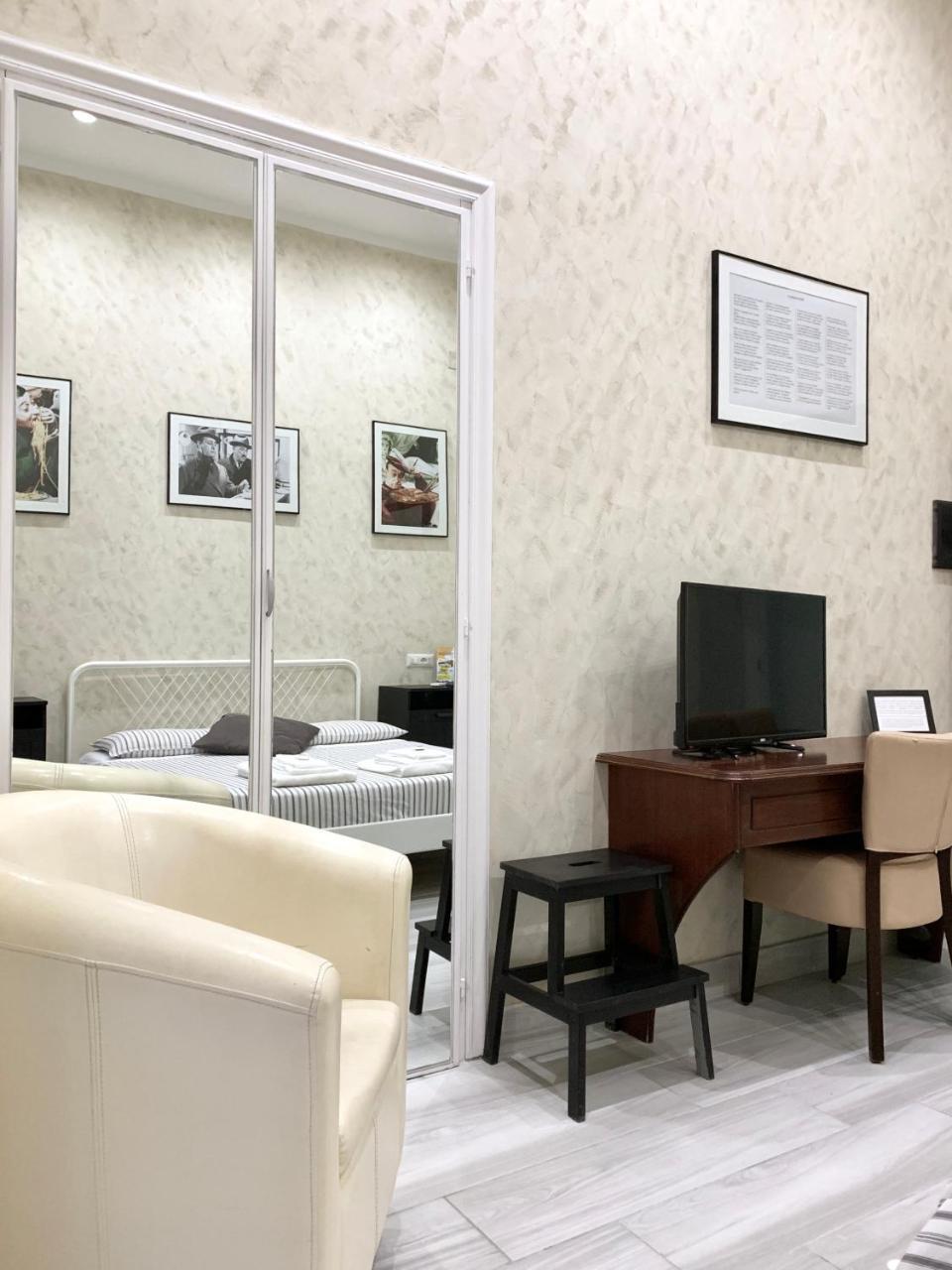 Bed No Breakfast Ak Hotel Napoli Bagian luar foto