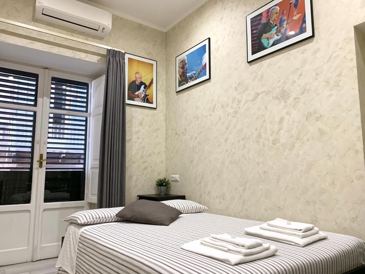 Bed No Breakfast Ak Hotel Napoli Bagian luar foto
